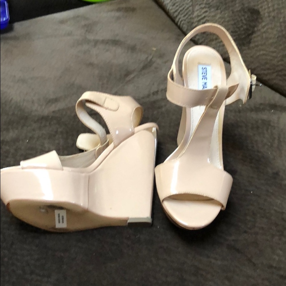 Steve Madden pink/nude patent wedges